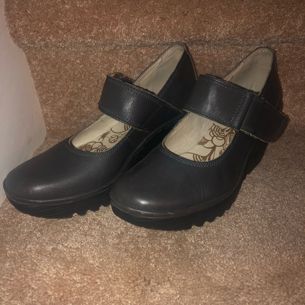 Fly London’s Wedges